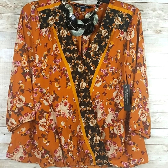 Zac & Rachel Tops - Zac & Rachel, Rust and black top, v-neck, petite